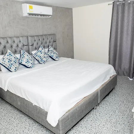 Luka Hotel 2*