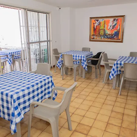 Luka Hotel 2*
